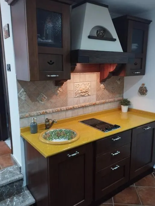 Khalisa Grazioso Appartamento A Taormina Appartement